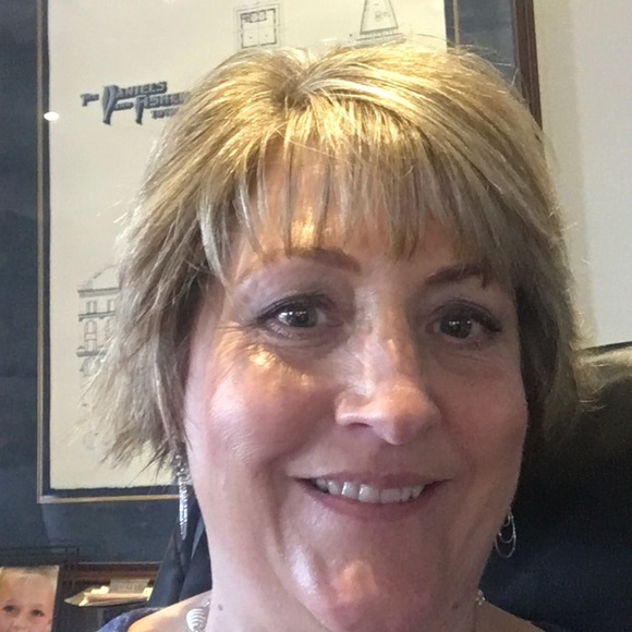 Meet your Posher, Pam - Picture 1 of 1